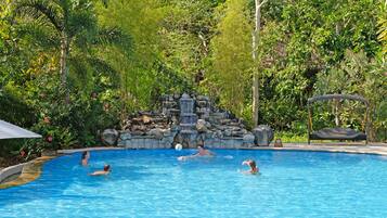 Outdoor pool, pool umbrellas, sun loungers