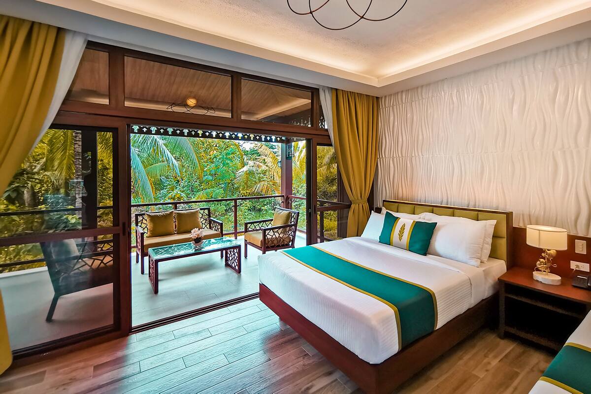 Premier Room, Hill View | Premium bedding, down comforters, Select Comfort beds, in-room safe