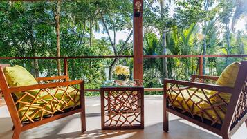 Premier Room, River View | Premium bedding, down comforters, Select Comfort beds, in-room safe