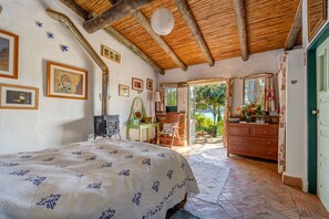 Premium bedding, individually decorated, individually furnished, desk - Paradise in Portugal (Odemira)