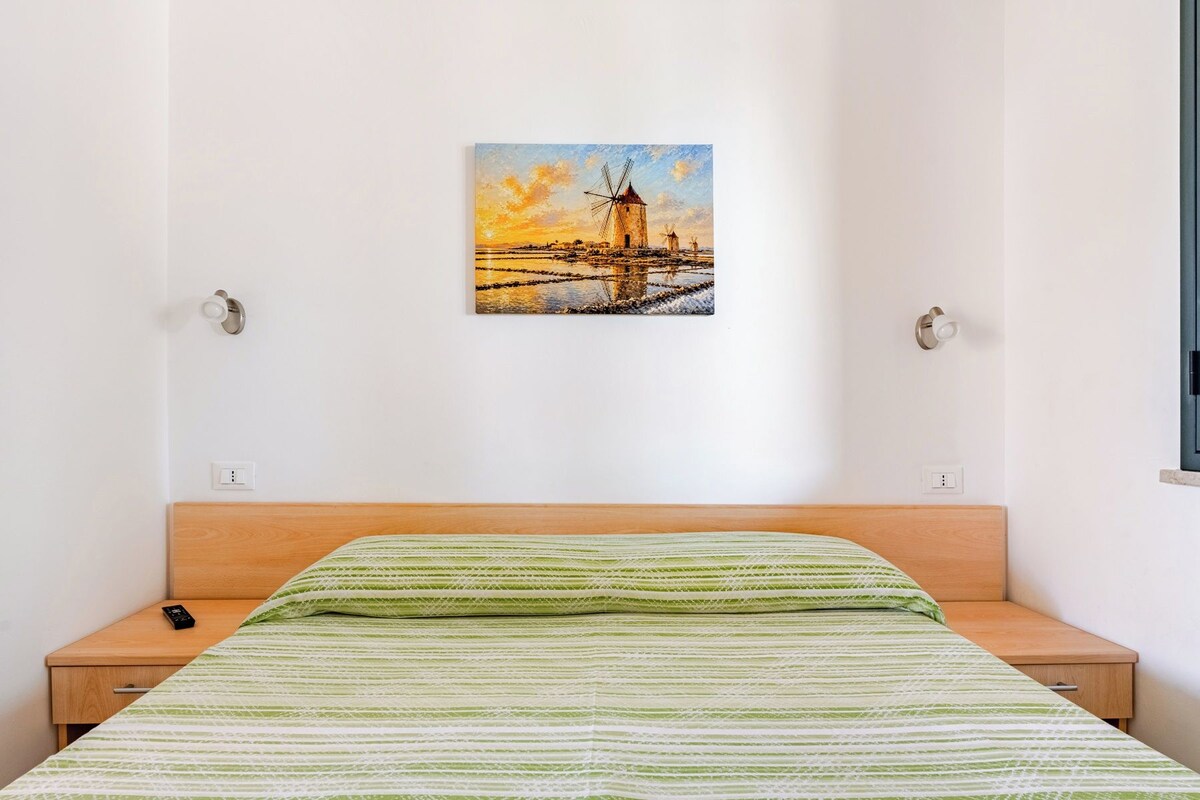 Apartemen Standar | 2 kamar tidur, seprai premium, selimut bulu angsa, dan busa memori