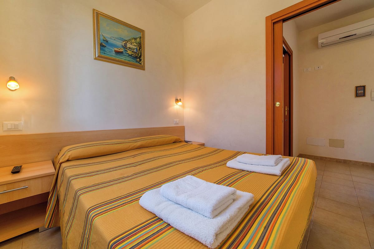 Apartment | 2 bedrooms, premium bedding, down duvets, memory-foam beds