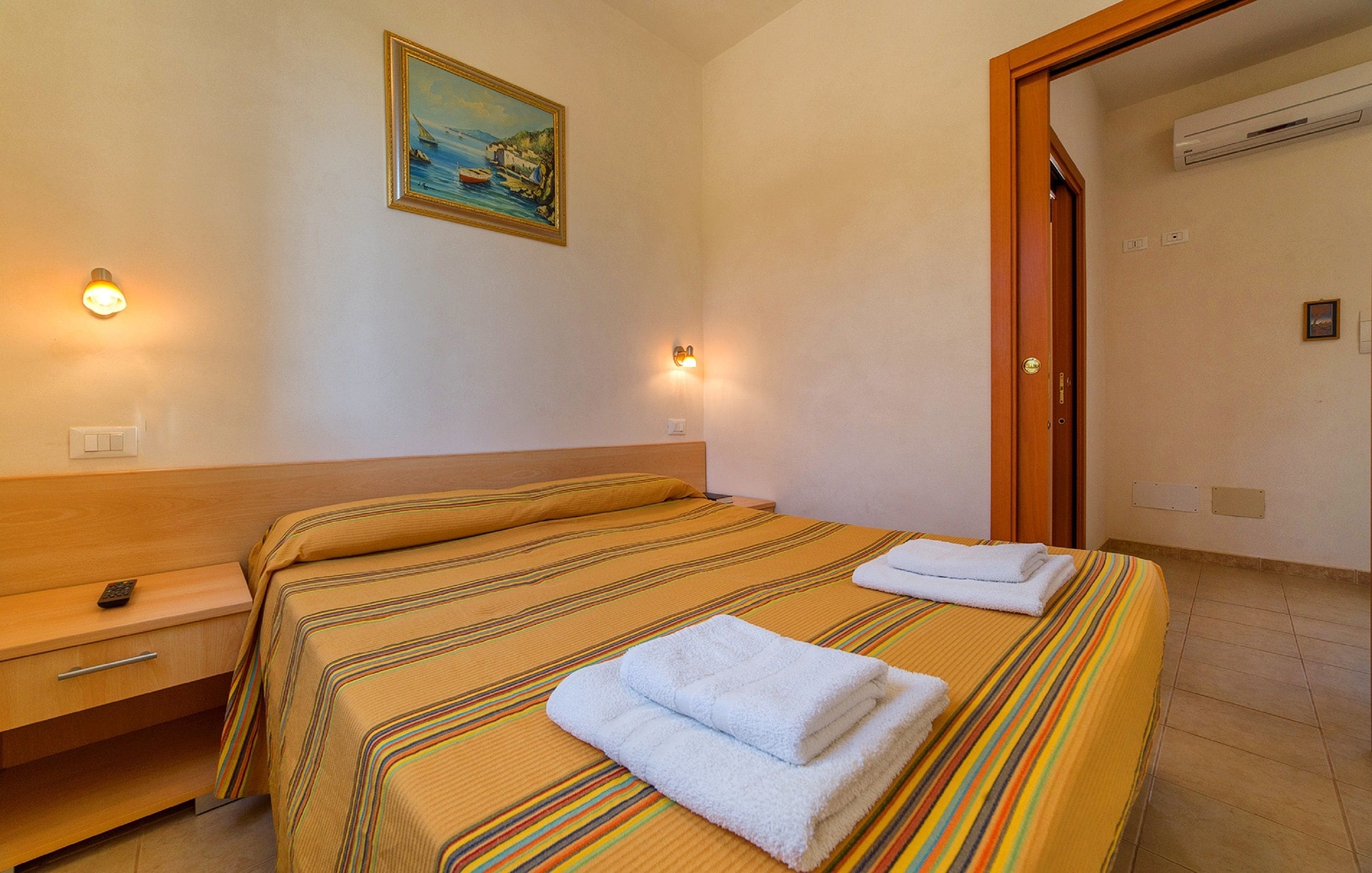 2 bedrooms, premium bedding, down duvets, memory-foam beds