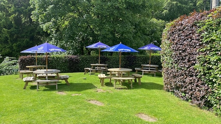 Se sirven desayunos, comidas y cenas