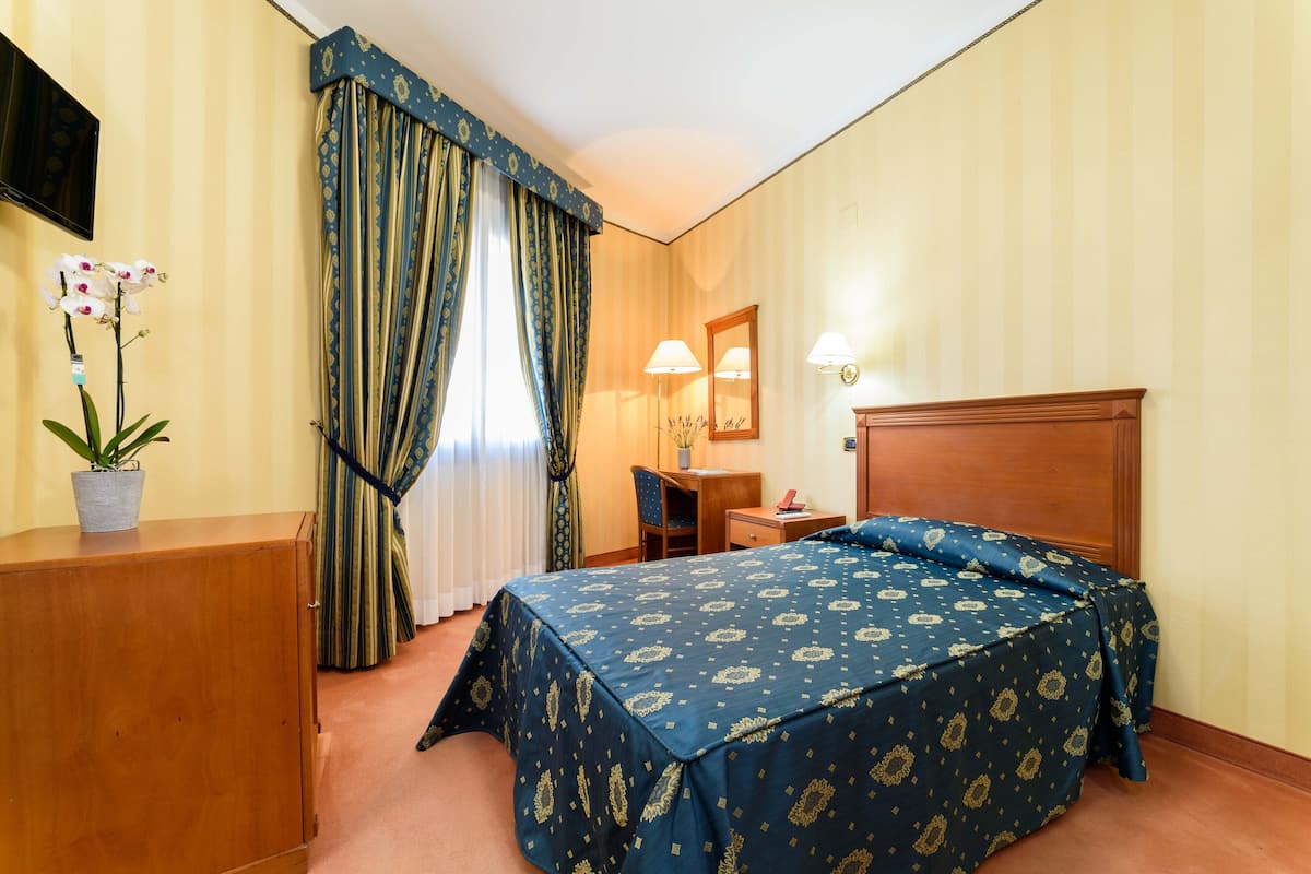Double Room | Premium bedding, desk, blackout drapes, soundproofing