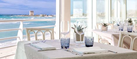 2 restaurants servant le petit déjeuner, spécialités Cuisine locale