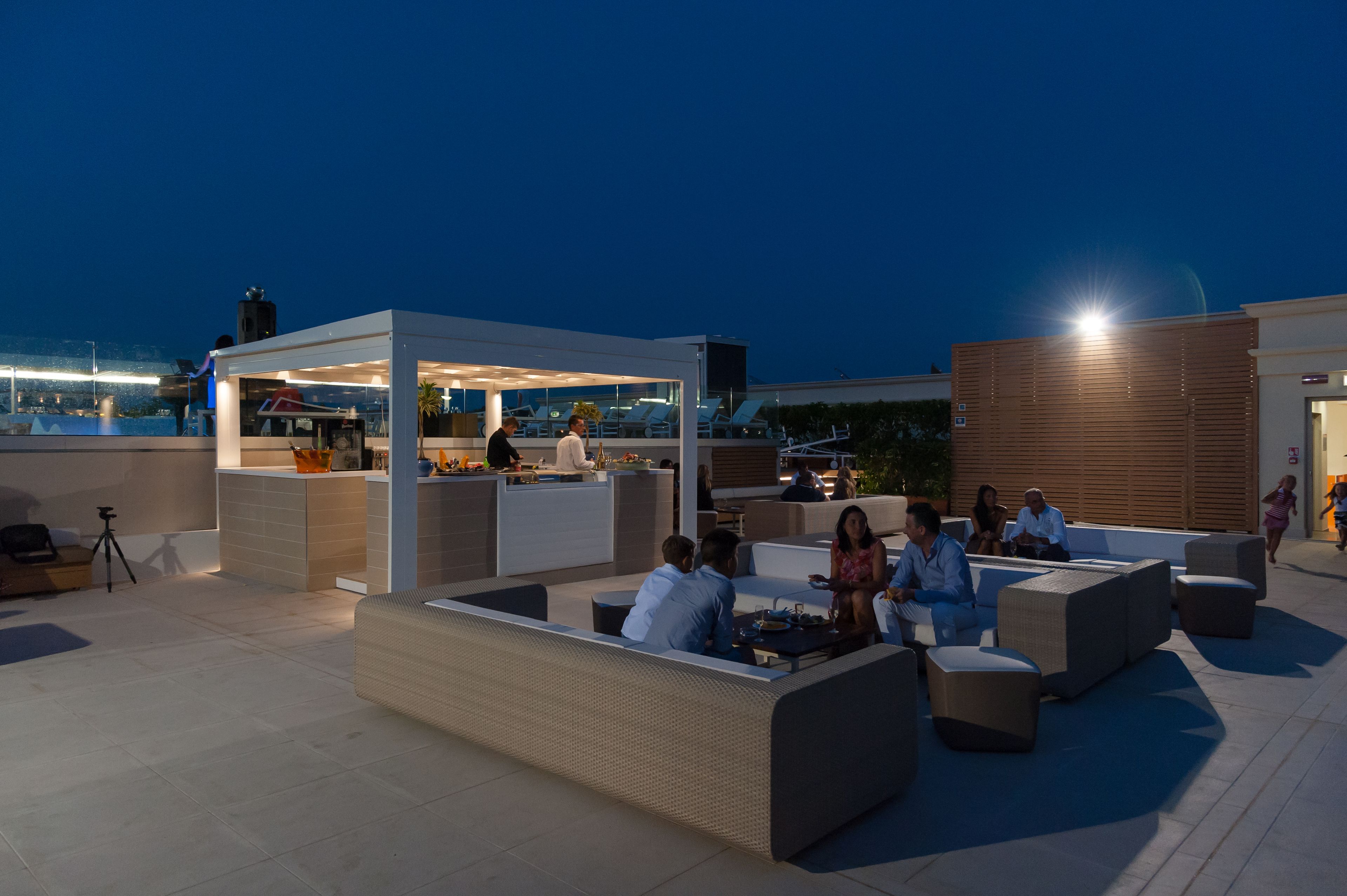 poolside bar