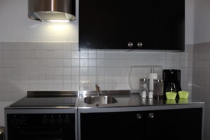 Basic Apartment, Kitchen | Private kitchenette