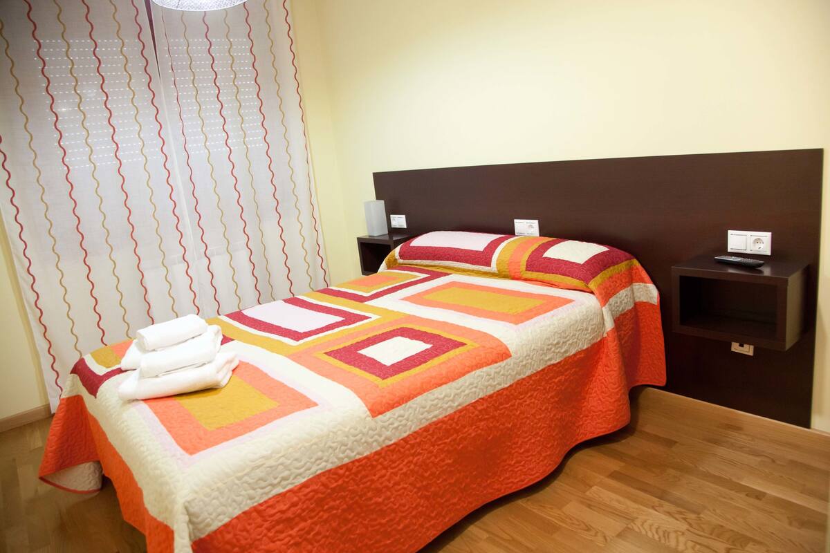 1 bedroom, Egyptian cotton sheets, premium bedding, memory-foam beds