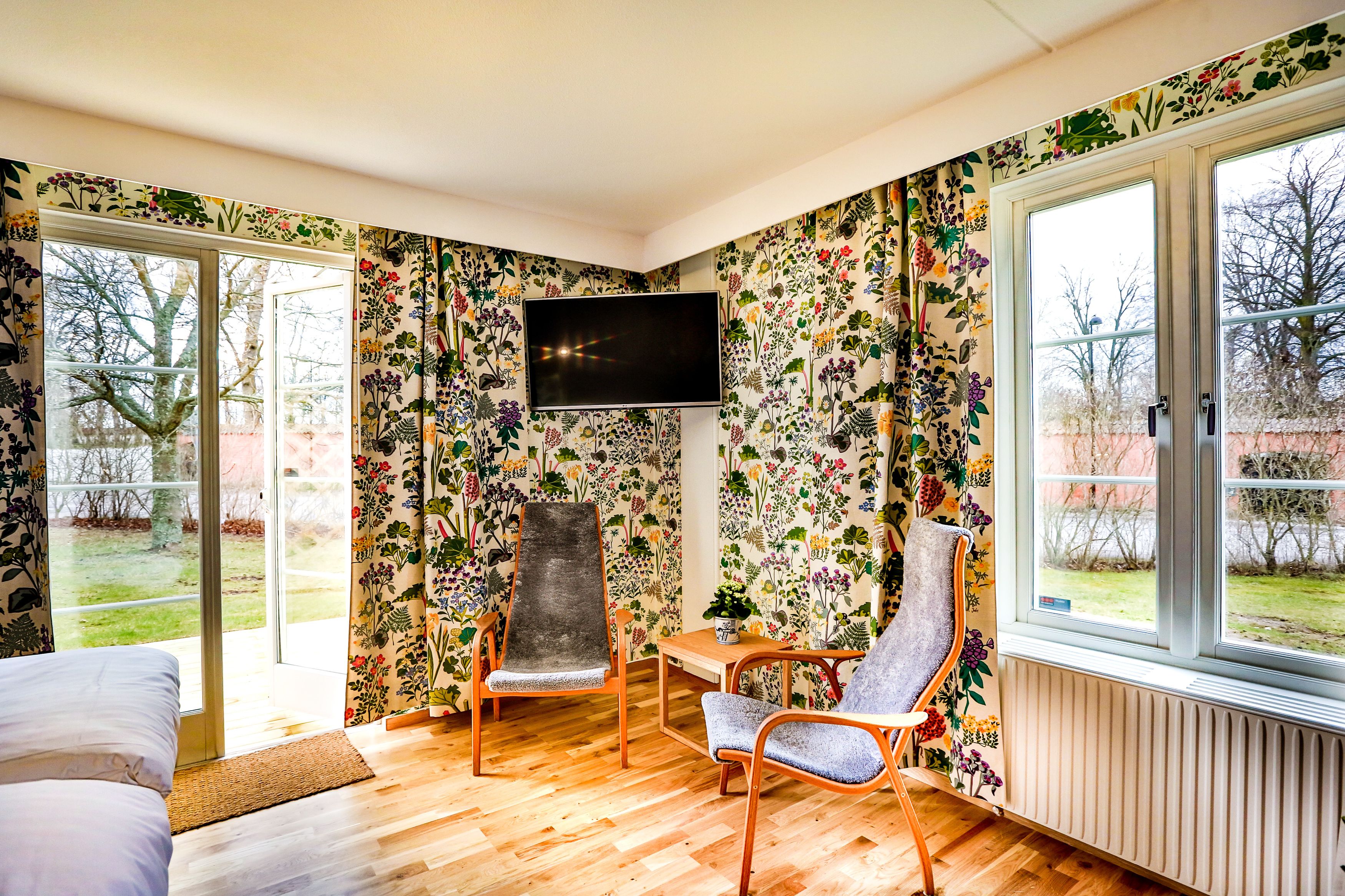 superior double room (with a walk, 2x90 beds) | 1 bedroom, in-room safe, individually decorated, individually furnished