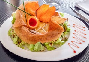 Petit déjeuner servi sur place