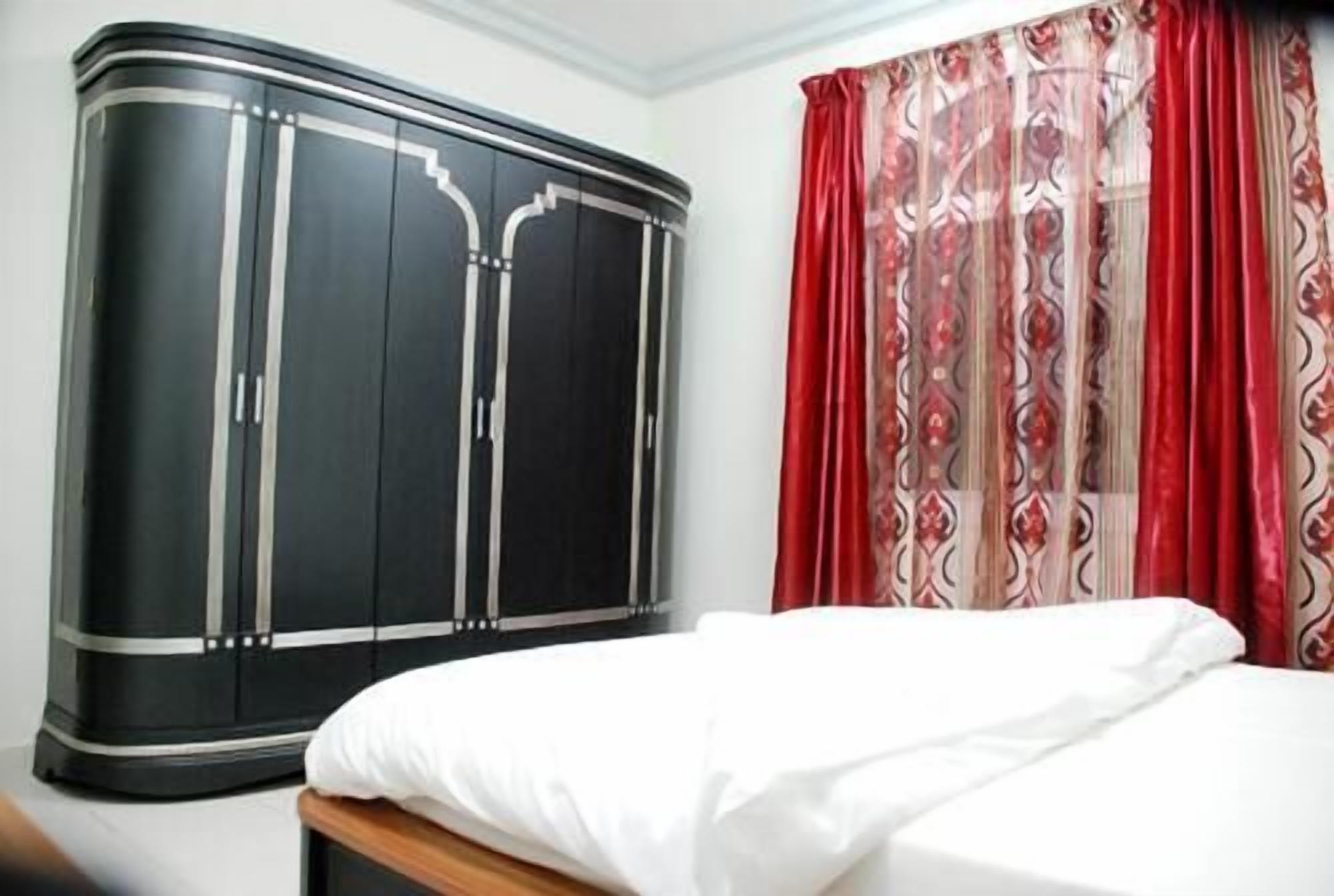 Blackout curtains, iron/ironing board, free WiFi