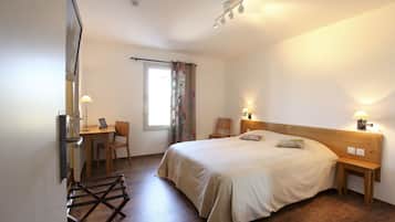 Chambre Double Confort | Bureau, rideaux occultants, chambres insonorisées