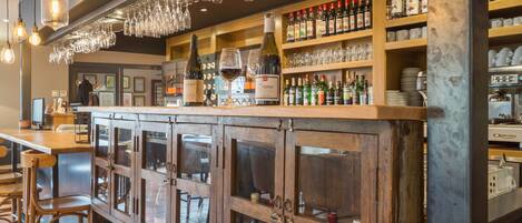 Bar (in der Unterkunft)