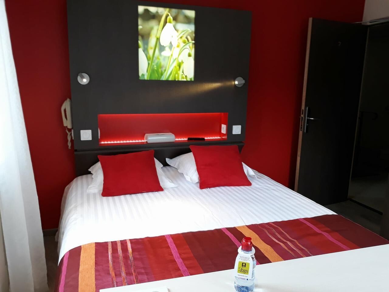 standard double room | in-room safe, desk, soundproofing, free wifi