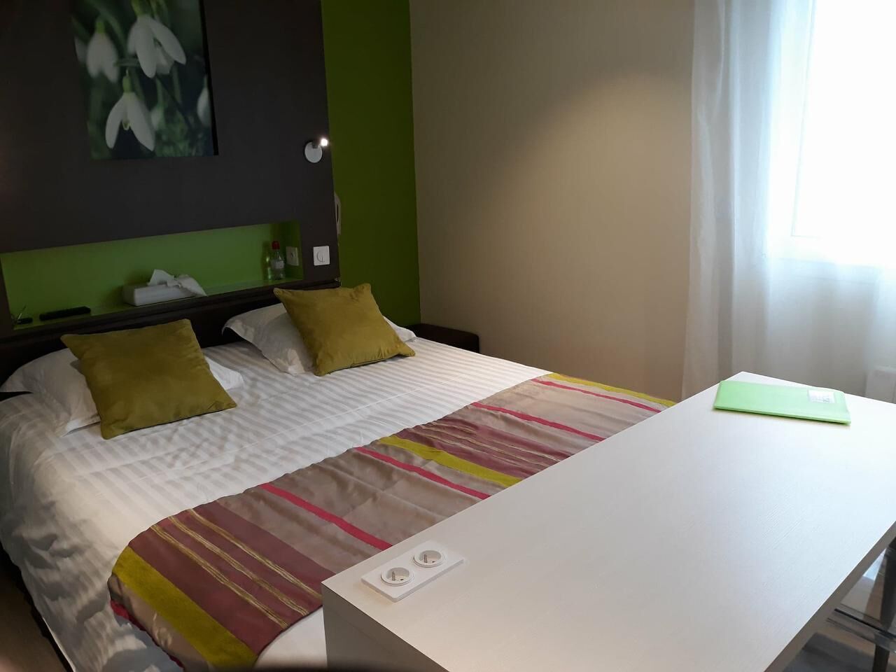 standard double room | in-room safe, desk, soundproofing, free wifi