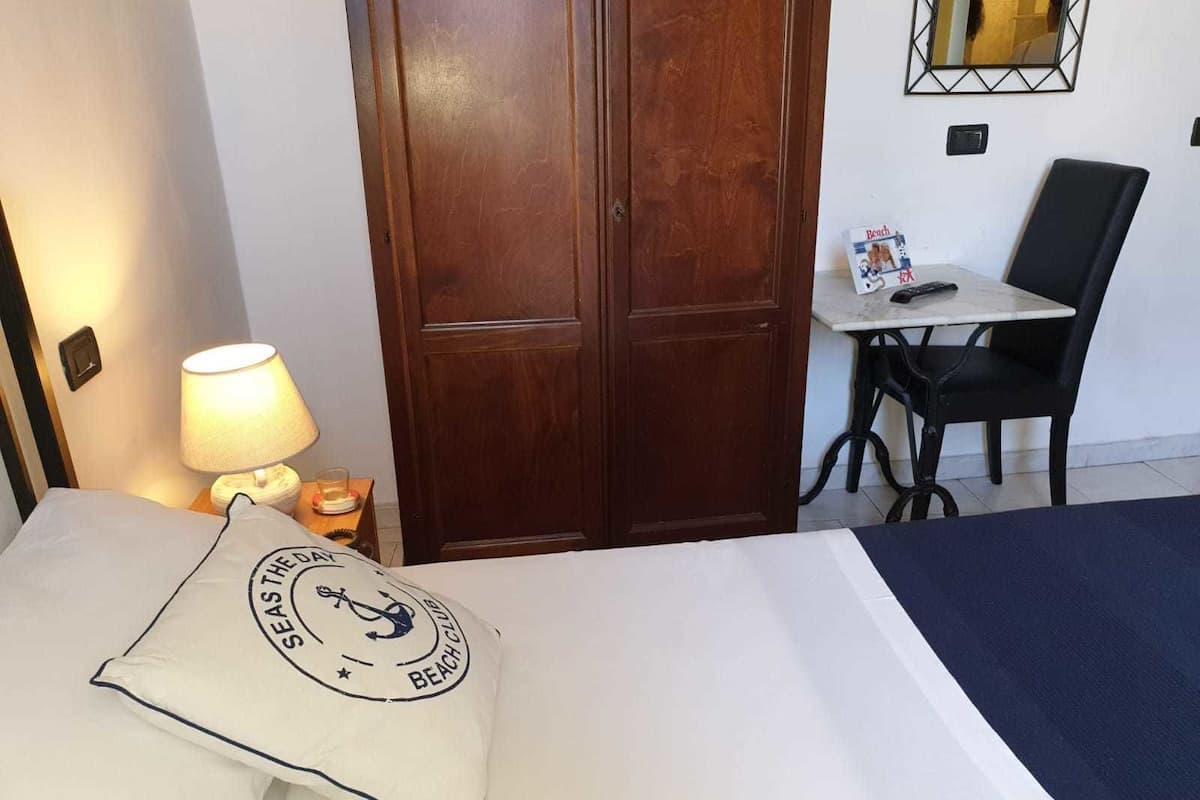 Premium bedding, rollaway beds (surcharge), WiFi (free)
