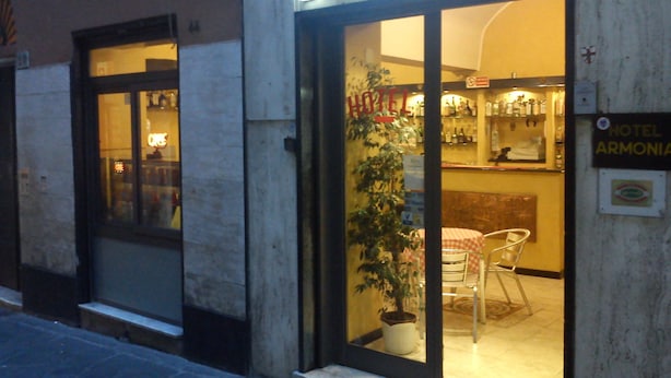 Property entrance - Hotel Armonia (Genoa)