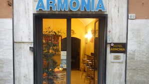 Property entrance - Hotel Armonia (Genoa)
