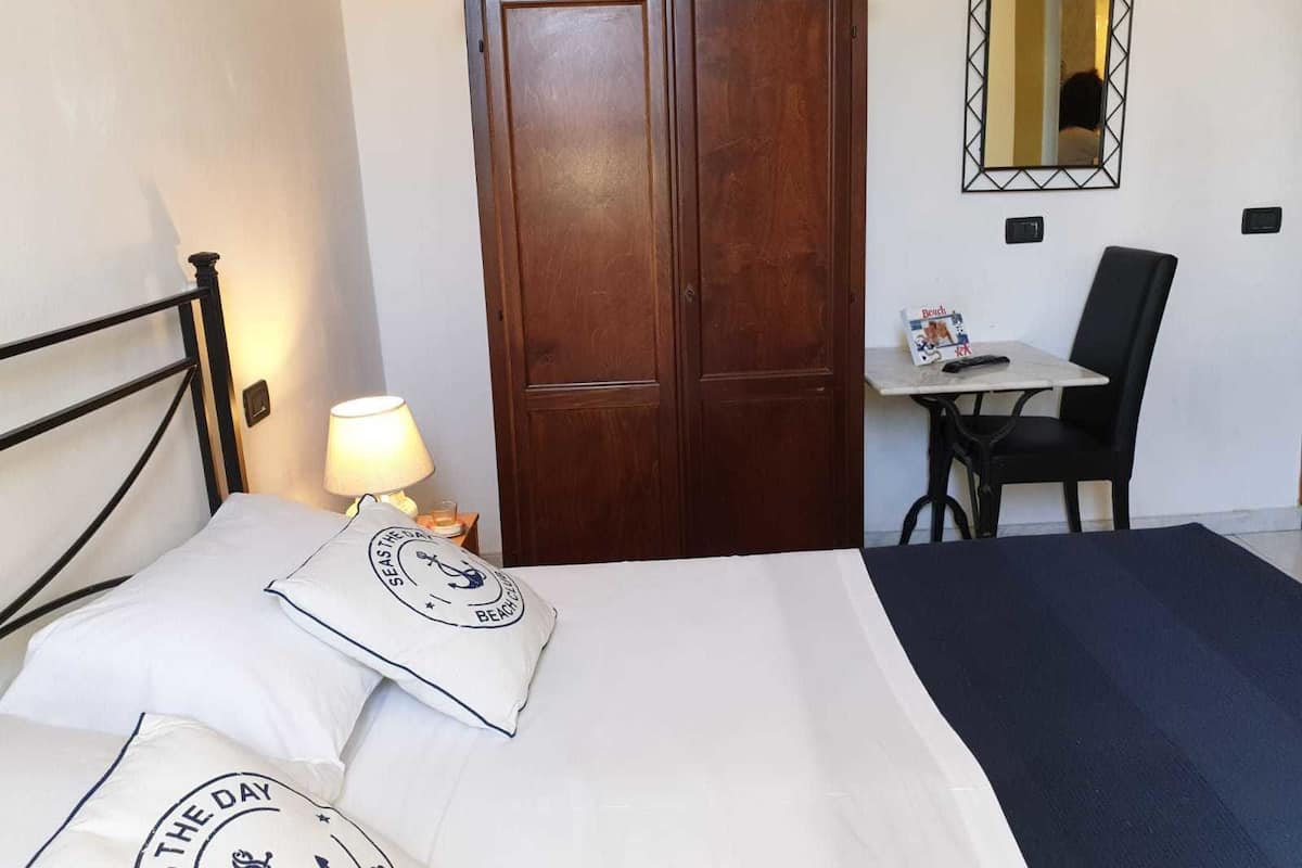 Premium bedding, rollaway beds (surcharge), WiFi (free)