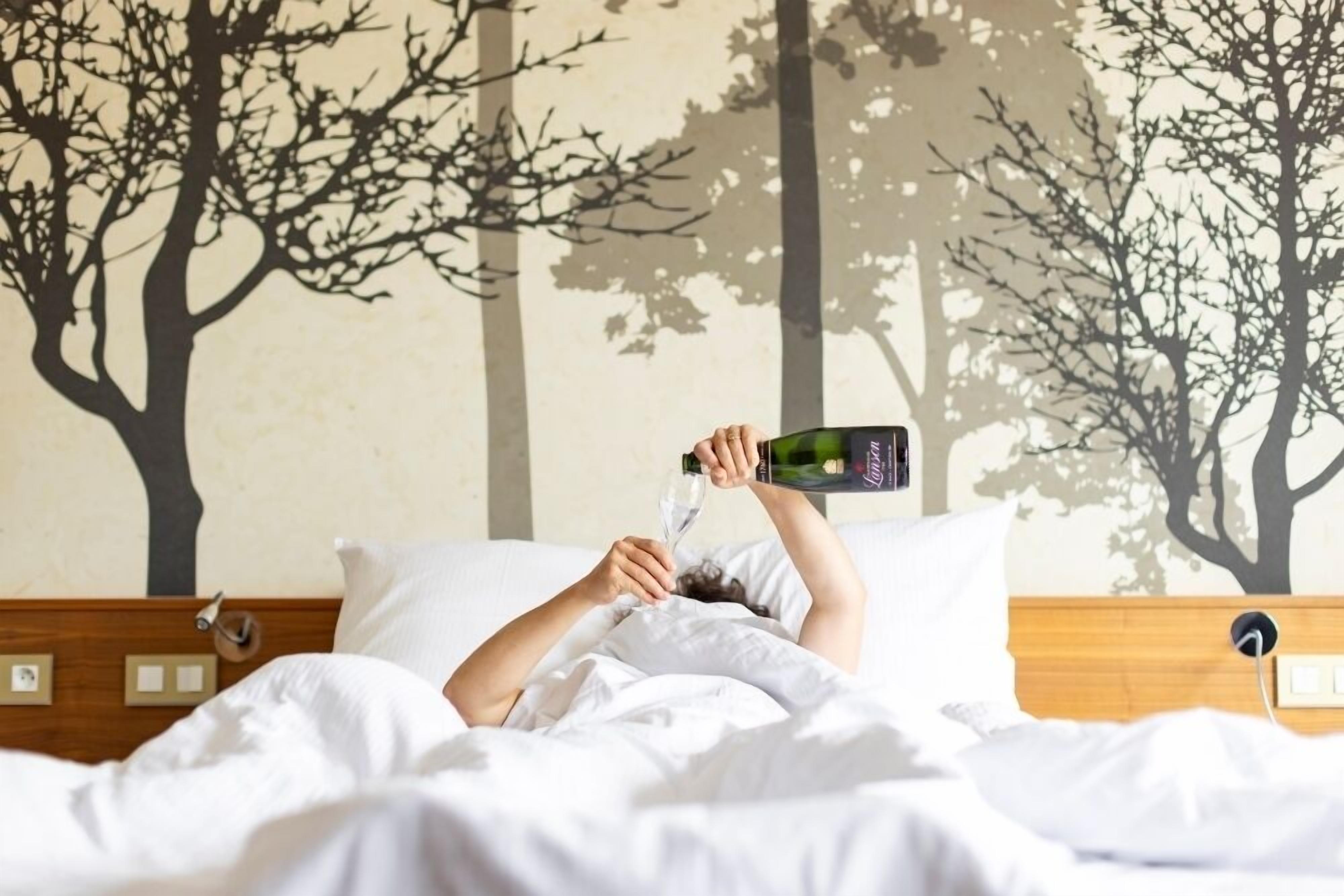 premium twin room | champagne service