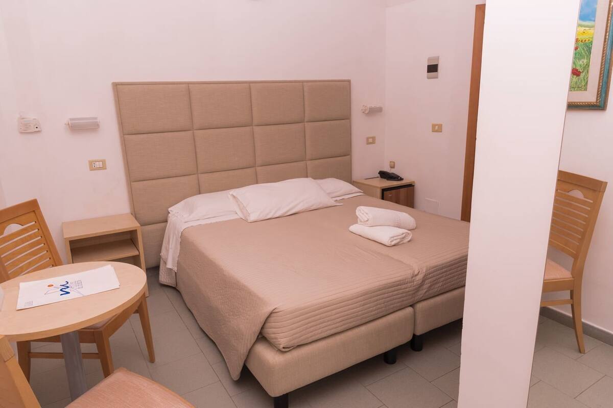 Matelas Select Comfort, minibar, coffres-forts dans les chambres