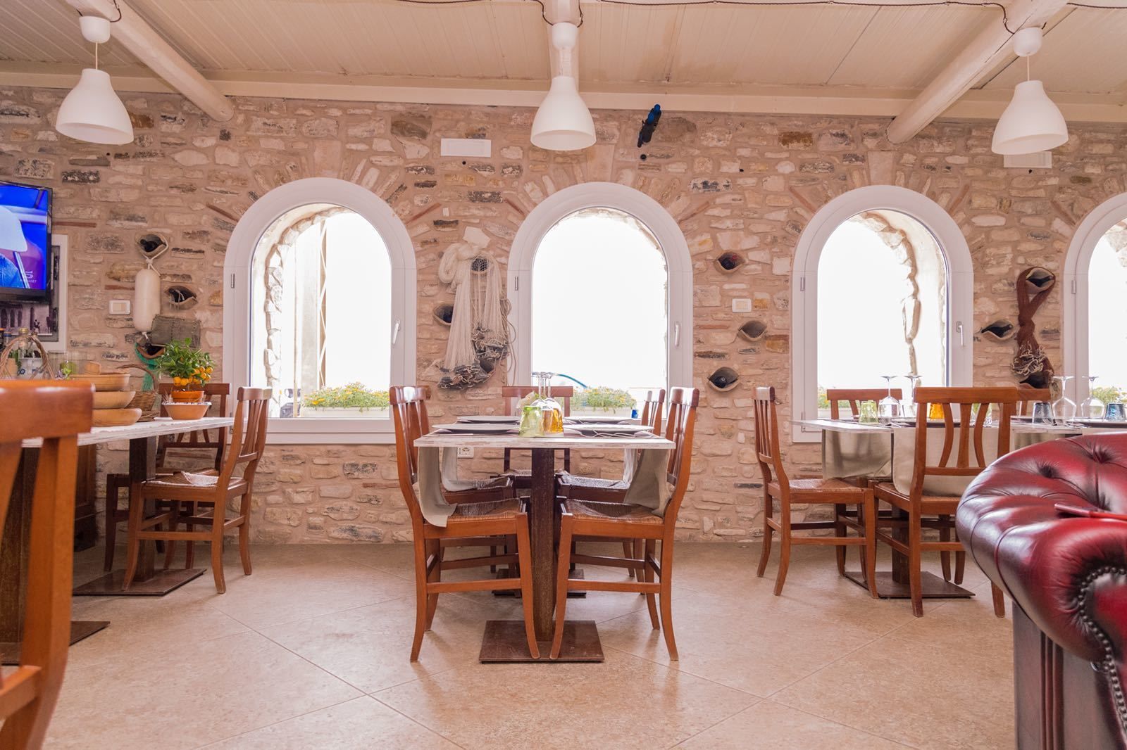 Breakfast, lunch, dinner served; Mediterranean cuisine, beach views 