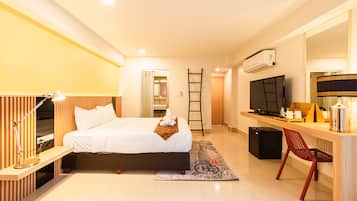 Deluxe Room (Non-smoking) | Zimmersafe, Schreibtisch, Bügeleisen/Bügelbrett, kostenloses WLAN