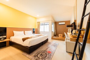 Deluxe Room (Non-smoking) | In-room safe, desk, iron/ironing board, free WiFi - The Golden Ville Boutique Hotel & Spa (Pattaya)