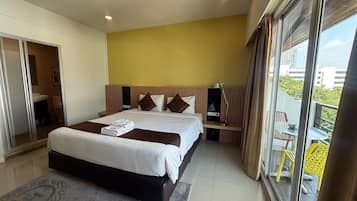 Golden Suite with Balcony | Zimmersafe, Schreibtisch, Bügeleisen/Bügelbrett, kostenloses WLAN