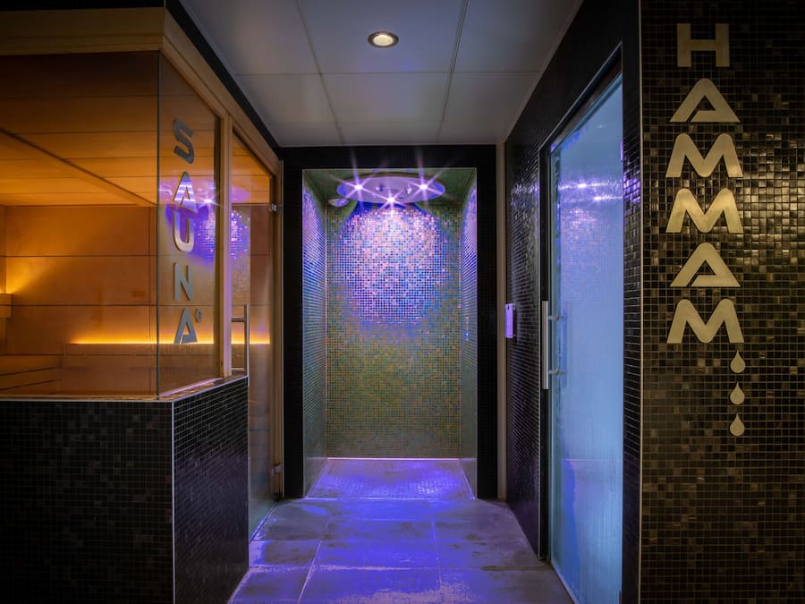 Couples treatment room(s), sauna, steam room, Turkish bath/hammam