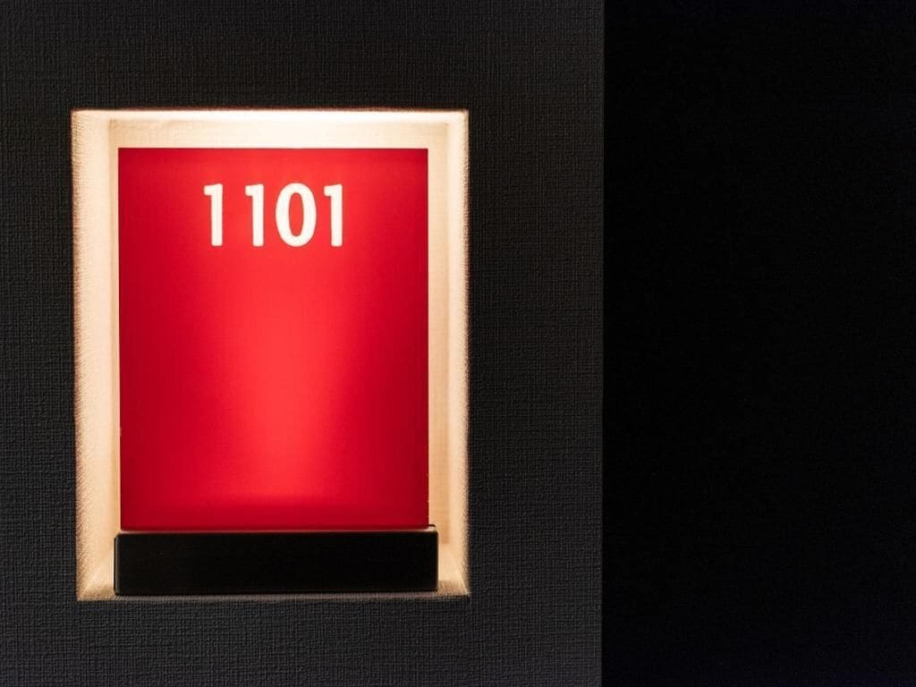 desk, laptop workspace, free wifi