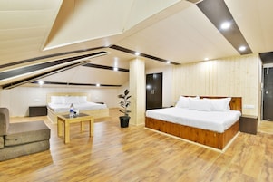 Family Suite, Multiple Beds | Desk, blackout drapes, iron/ironing board, free WiFi