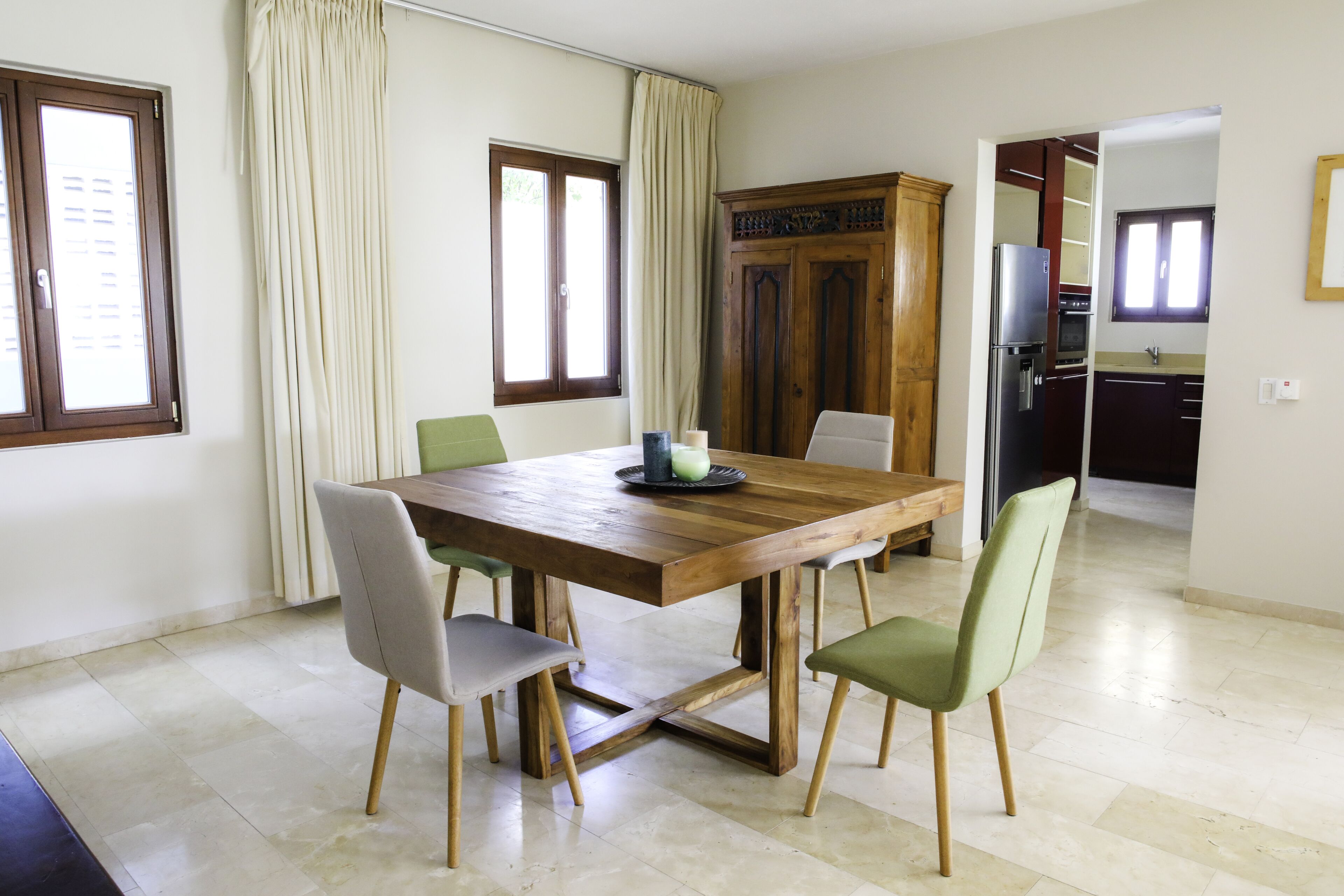 scuba next door a | living room | 50-inch tv with cable channels