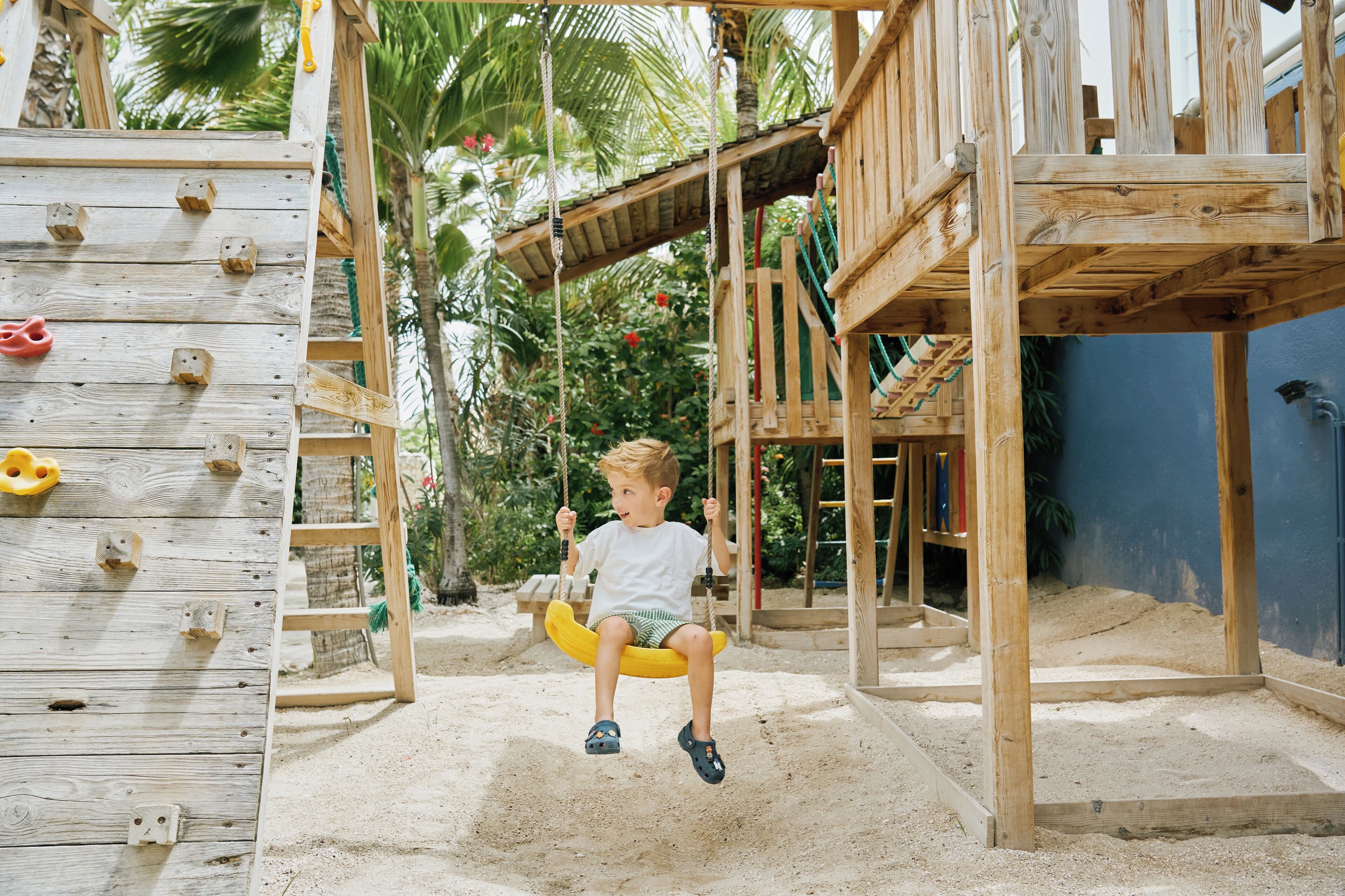 Khu vui chơi trẻ em - ngoài trời