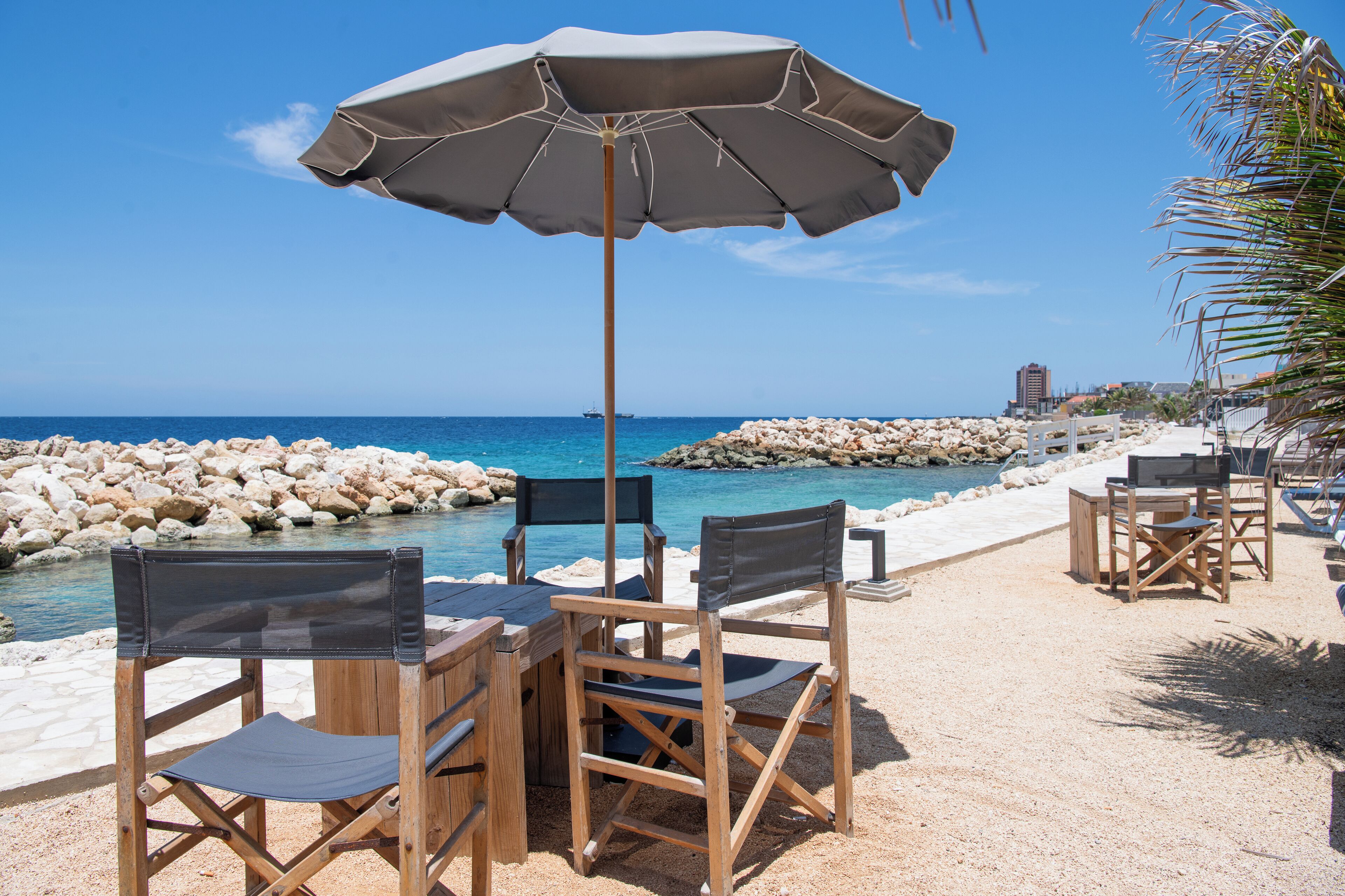 breakfast, lunch, dinner served; sea views