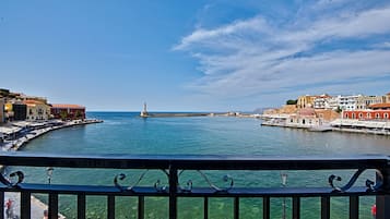 إطلالة من الشرفة