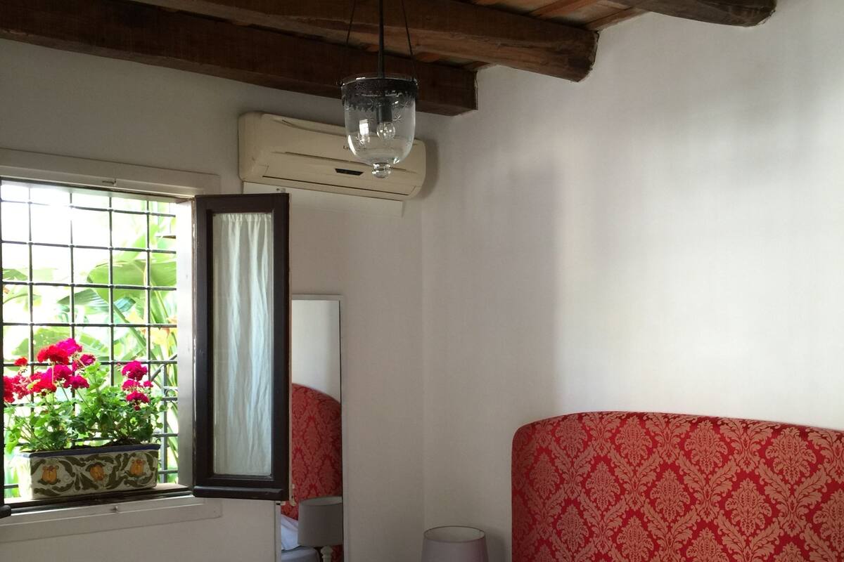 Double Room, Private Bathroom | Premium bedding, individually furnished, free WiFi
