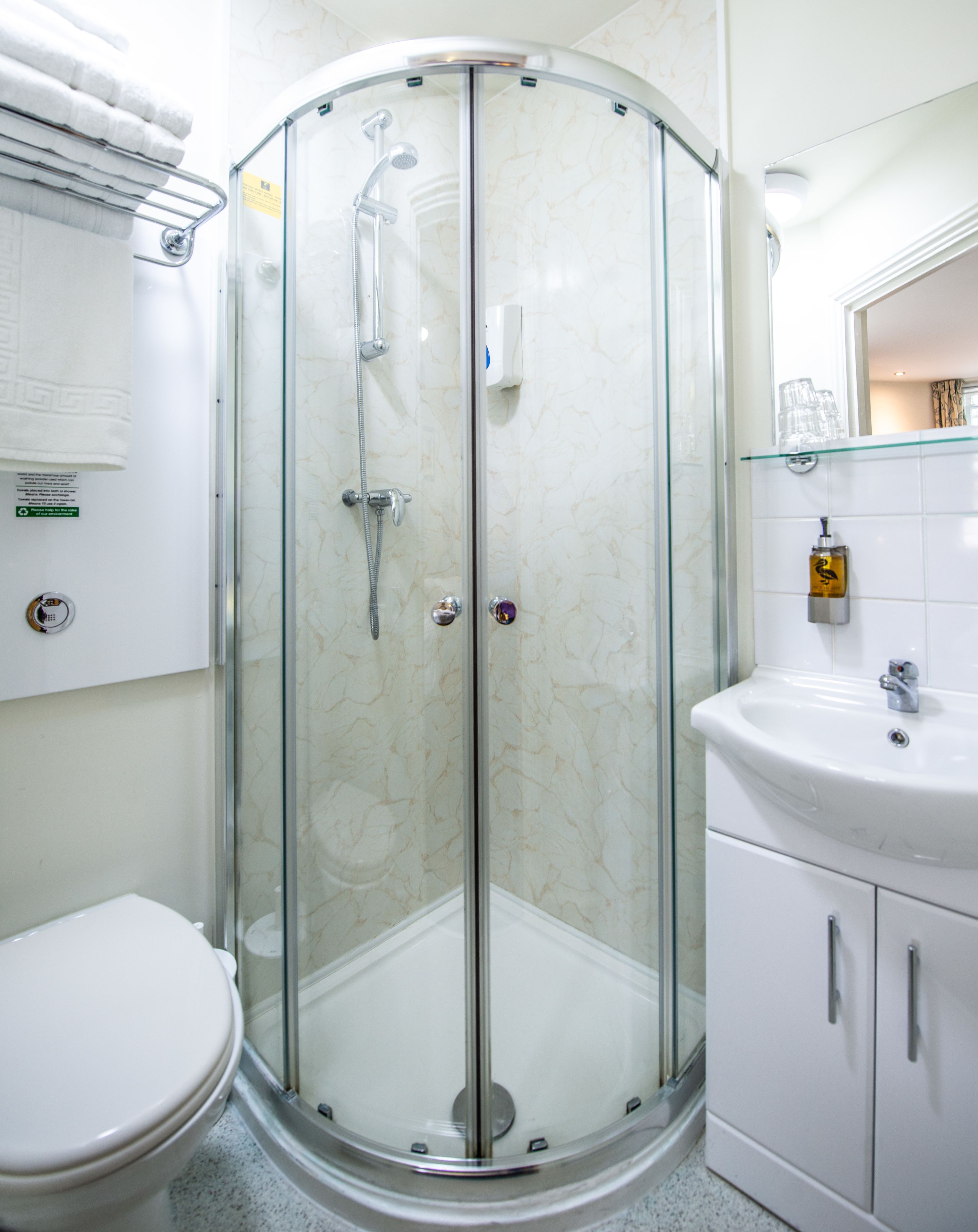 large double room | bathroom shower
