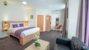 Chambre Supérieure, 1 lit double et 1 canapé-lit