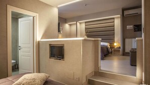 Minibar, in-room safe, blackout drapes, cribs (free) - Hotel Cavour (Bologna)