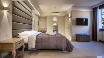 Minibar, coffres-forts dans les chambres, rideaux occultants