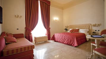 Standard-Dreibettzimmer | Minibar, Zimmersafe, Verdunkelungsvorhänge, kostenlose Babybetten