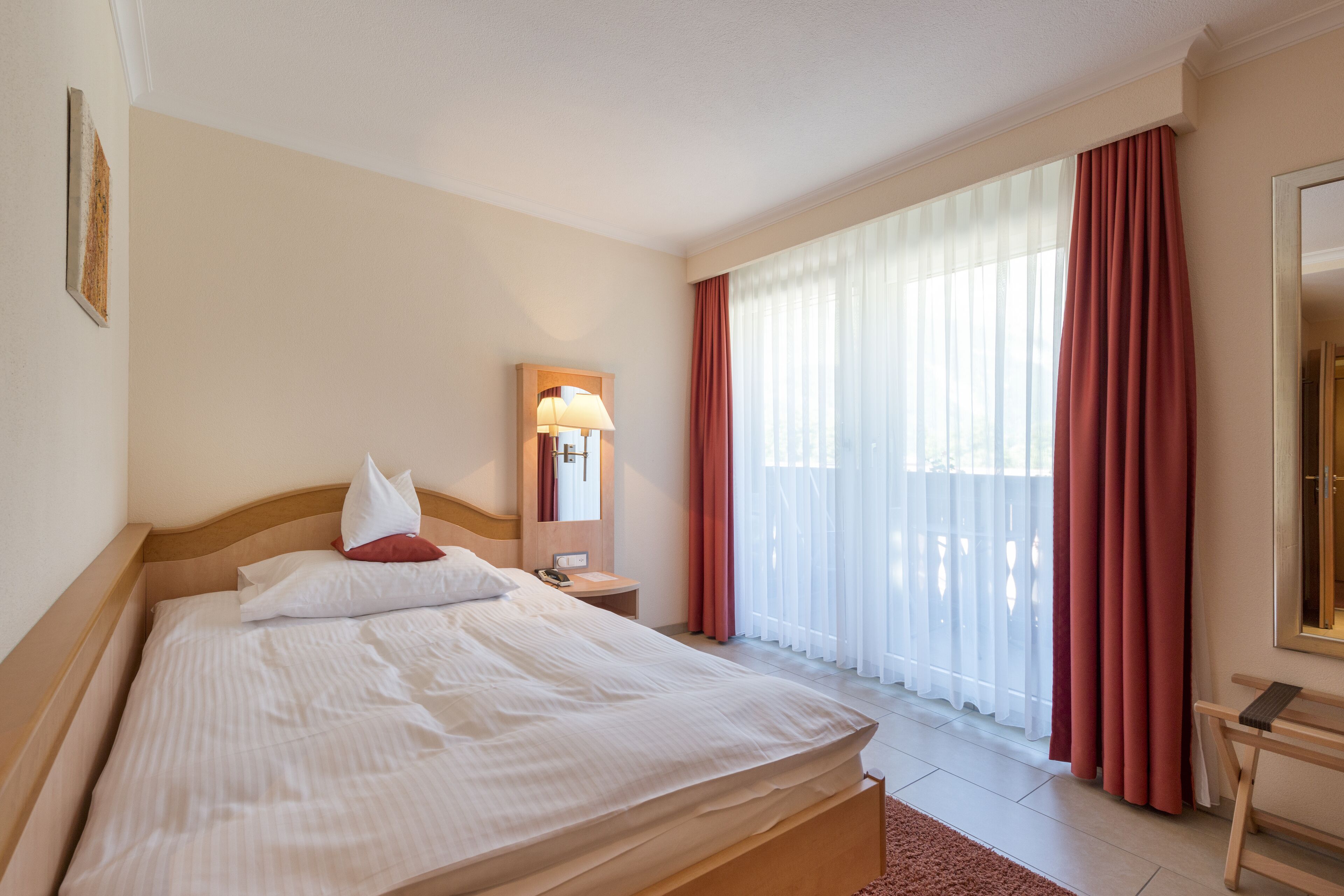 Premium bedding, in-room safe, desk, laptop workspace