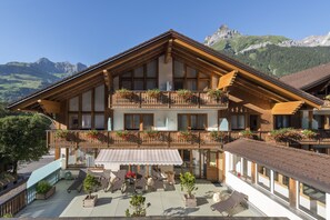 Front of property - Alpenresort Eienwäldli Engelberg (Engelberg)