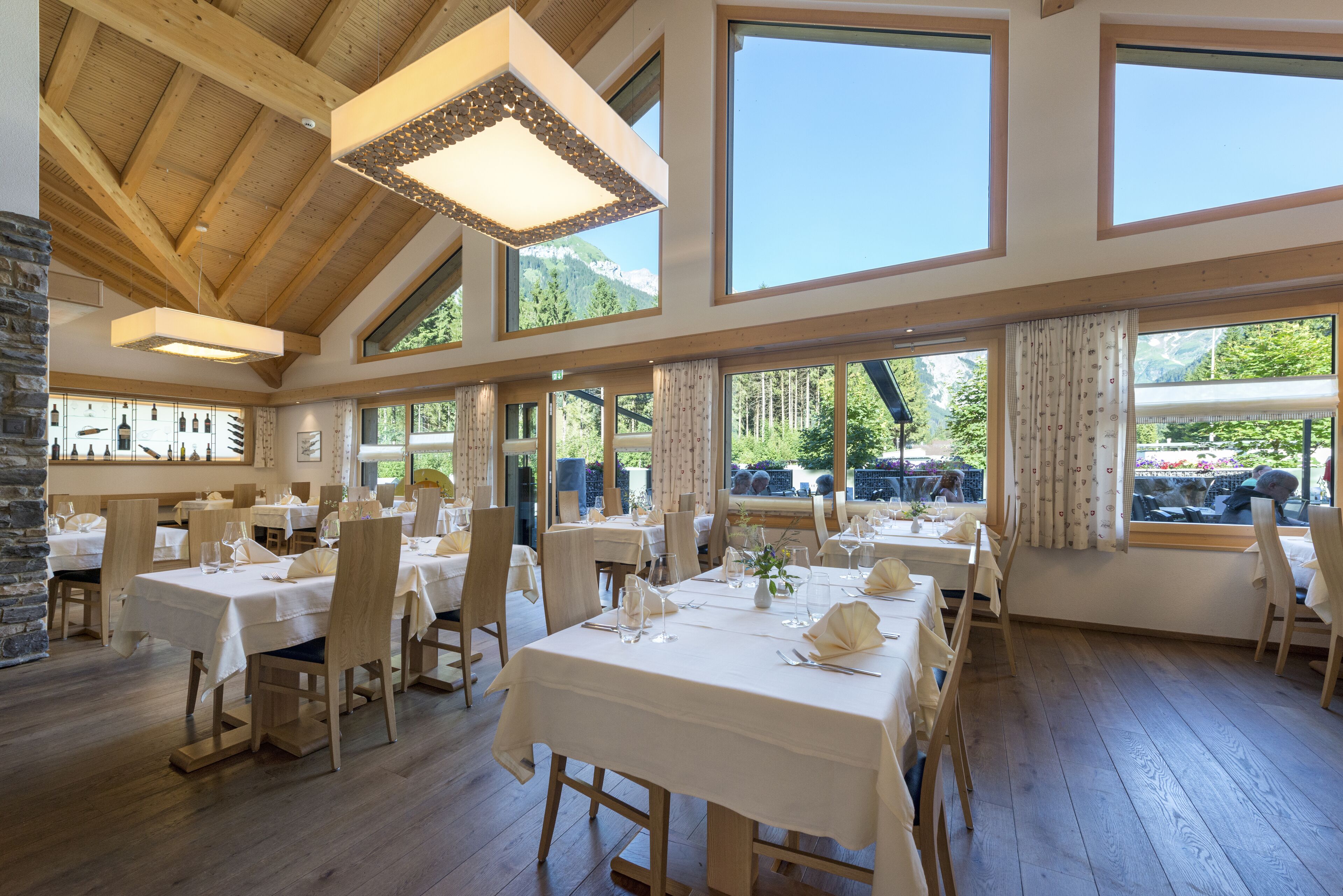 2 restaurants, breakfast, lunch, dinner served; regional cuisine