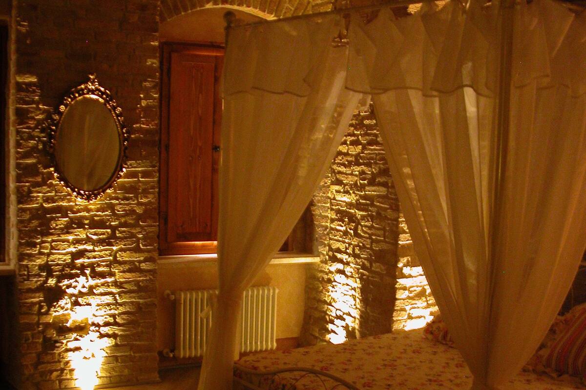 Down duvets, minibar, individually decorated, individually furnished