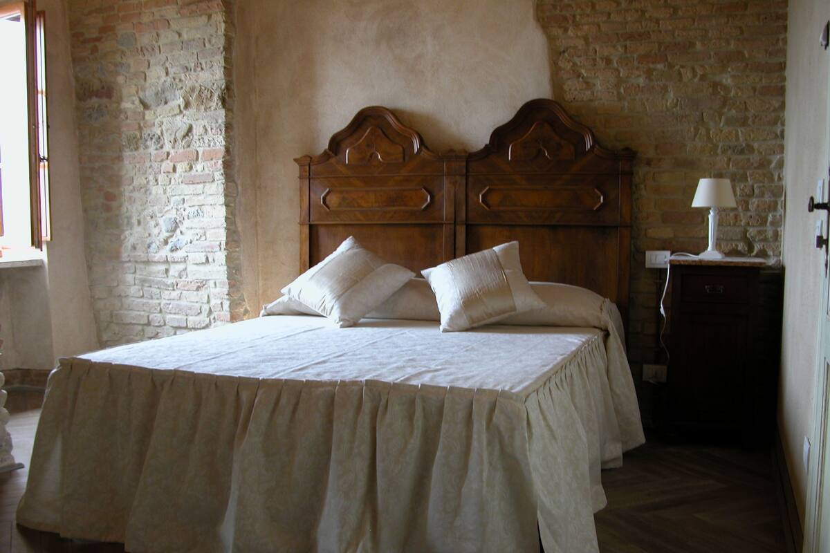Down duvets, minibar, individually decorated, individually furnished