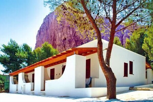 Interior entrance - Camping La Pineta (San Vito Lo Capo)