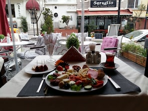 Breakfast area - Divalis Hotel (Istanbul)